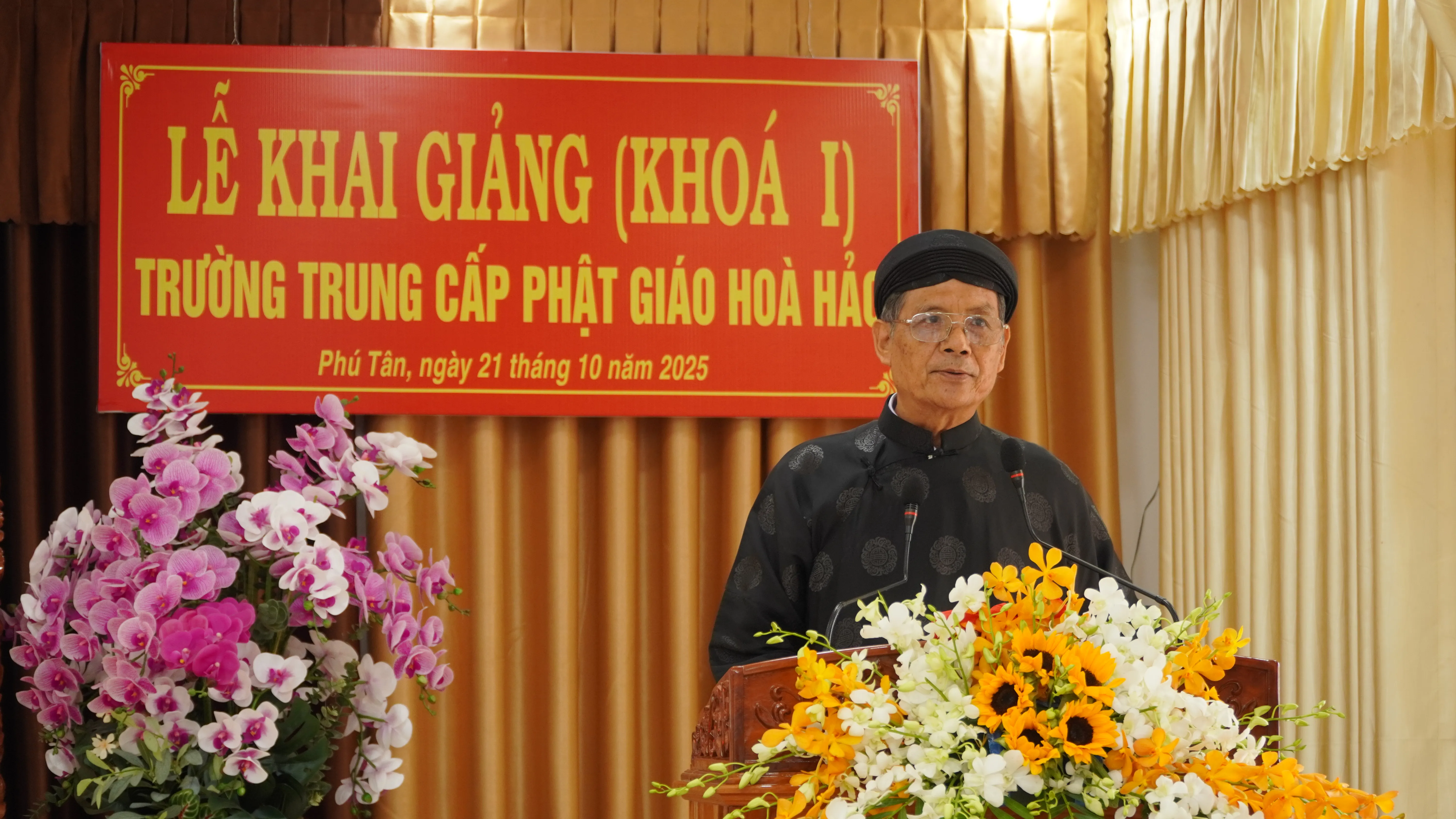 Ông Nguyễn Văn Tát, Phó Trưởng Ban Trị sự Trung ương GH PGHH phát biểu